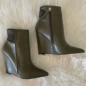 Gx by Gwen Stefani wedge booties!